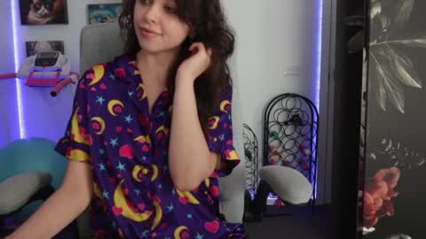 Snapshot of makiyahbelle2 chatting on 12.17.24 MakiyahBelle online show from 12.17.24