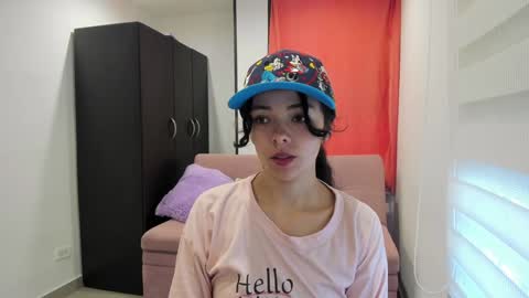 Snapshot of mal_norma chatting on 01.04.25 Mal Norma online show from 01.04.25