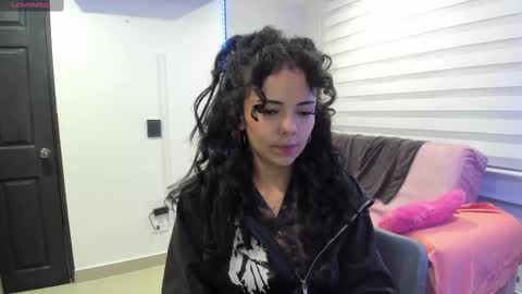 Snapshot of mal_norma chatting on 02.15.25 Mal Norma online show from 02.15.25