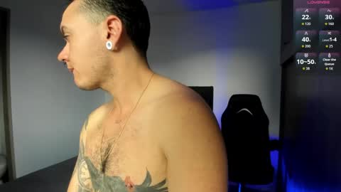 Snapshot of male_pussy chatting on 04.25.26 ADAM online show from 04.25.26