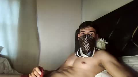 Snapshot of malekthick chatting on 05.17.26 malekthick online show from 05.17.26