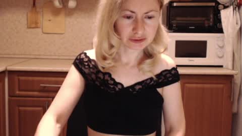 Snapshot of malenamila chatting on 05.23.26 Malena online show from 05.23.26