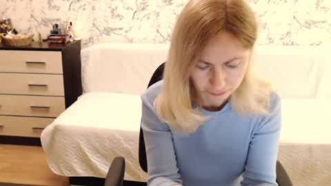 Snapshot of malenamila chatting on 05.28.26 Malena online show from 05.28.26