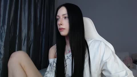 Snapshot of malenkiykamen chatting on 03.18.26 piu online show from 03.18.26