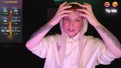 Snapshot of mali_sia chatting on 11.25.25 Mischelle online show from 11.25.25