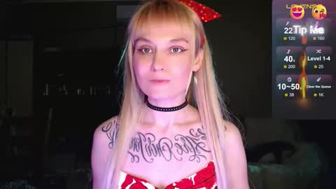 Snapshot of mali_sia chatting on 11.26.25 Mischelle online show from 11.26.25