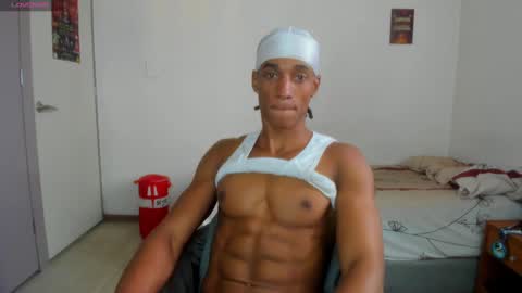 Snapshot of malkongarcia chatting on 10.06.25 malkongarcia online show from 10.06.25