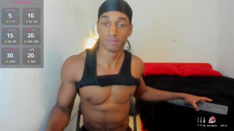 Snapshot of malkongarcia chatting on 11.11.25 malkongarcia online show from 11.11.25