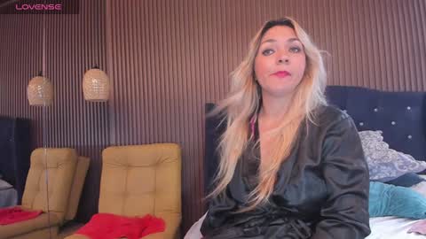 MalorySweet  online show from 01.24.25