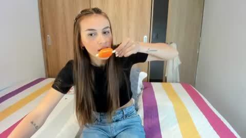instagram  nueela   online show from 06.25.26