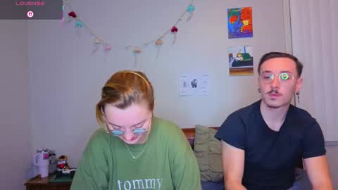 Snapshot of mamiclouds chatting on 10.18.25 MamiCloudz online show from 10.18.25