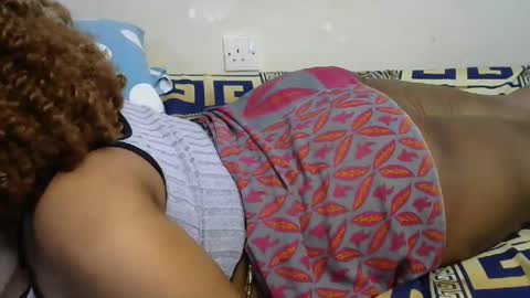 Snapshot of mamuuu_ chatting on 12.17.25 mamuuu_ online show from 12.17.25