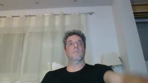 Snapshot of man211172 chatting on 02.08.26 man211172 online show from 02.08.26