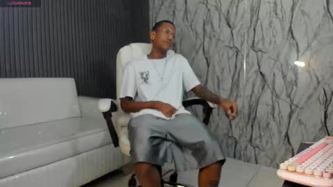 Snapshot of man_san11 chatting on 11.22.25 man_san11 online show from 11.22.25