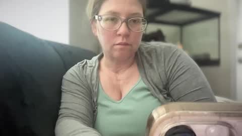 Snapshot of mandy_dancer18 chatting on 10.13.25 Mandy online show from 10.13.25