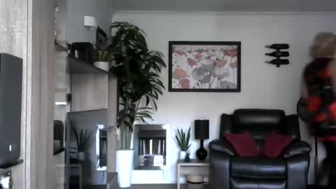 Snapshot of mandy_eyecandy chatting on 11.25.25 Mandy EyeCandy online show from 11.25.25