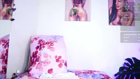 Snapshot of mandy_l33_ chatting on 03.08.25 mandy_l33_ online show from 03.08.25