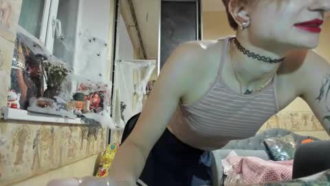 Snapshot of mandyshine chatting on 10.04.25 Mandy online show from 10.04.25