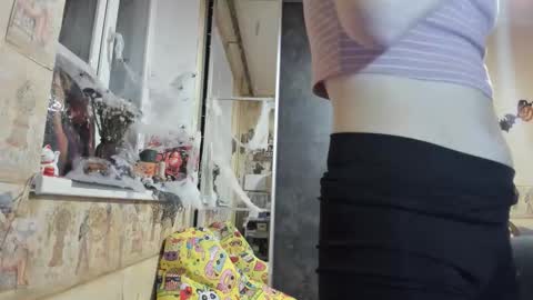 Snapshot of mandyshine chatting on 10.14.25 Mandy online show from 10.14.25