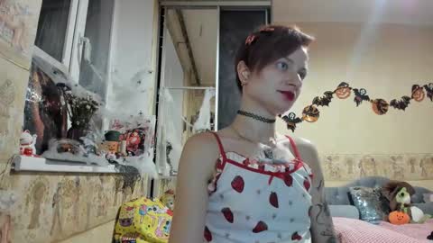 Snapshot of mandyshine chatting on 10.16.25 Mandy online show from 10.16.25
