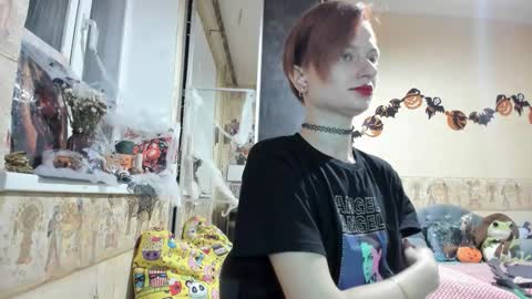 Snapshot of mandyshine chatting on 10.19.25 Mandy online show from 10.19.25