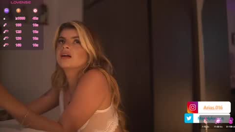 Snapshot of manelyk_10 chatting on 02.12.25 online show from 02.12.25