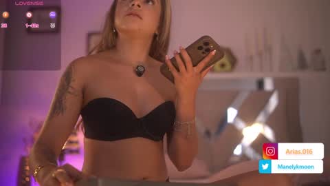 Snapshot of manelyk_10 chatting on 02.18.25 online show from 02.18.25