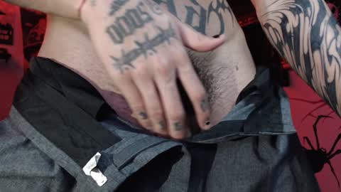 Snapshot of manolo___ chatting on 12.17.24 Manolo modelo independiente online show from 12.17.24