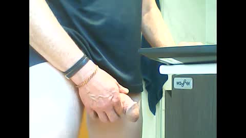 Snapshot of manu_481 chatting on 09.25.25 manu_481 online show from 09.25.25