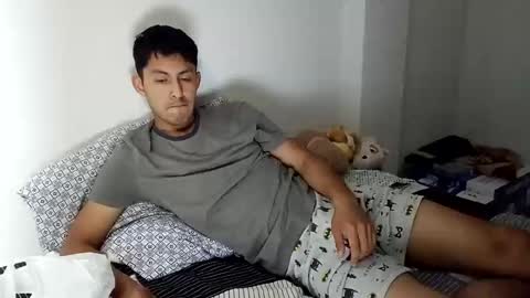 Snapshot of manucurve chatting on 09.27.25 manucurve online show from 09.27.25