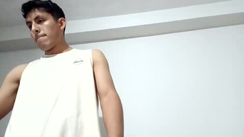 Snapshot of manucurve chatting on 09.30.25 manucurve online show from 09.30.25