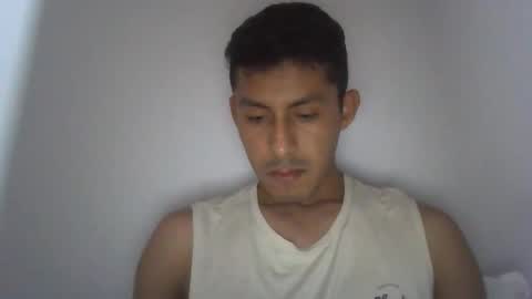 Snapshot of manucurve chatting on 01.08.26 manucurve online show from 01.08.26