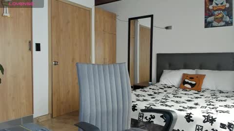 Snapshot of manucute_23_ chatting on 12.13.25 manucute 23 online show from 12.13.25