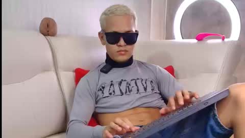 Manuel online show from 03.19.26