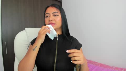 MANUELA online show from 01.05.25