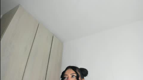 MANUELA online show from 05.04.26