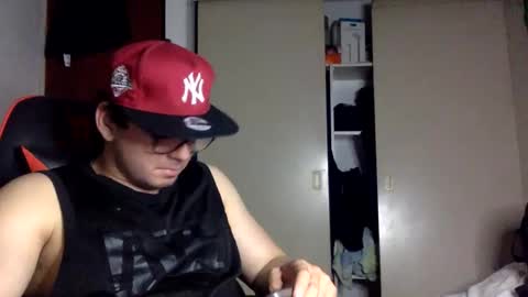 Snapshot of manuelle_francesco chatting on 12.21.25 Manu online show from 12.21.25