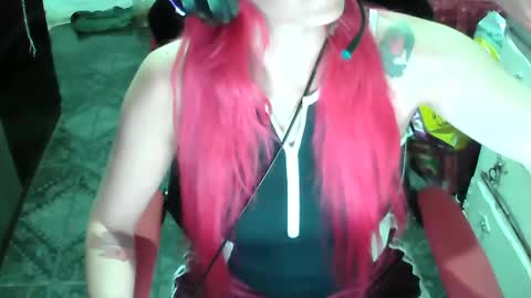 Snapshot of manuescarlate13 chatting on 02.13.25 Manu Escarlate online show from 02.13.25