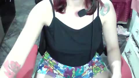 Snapshot of manuescarlate13 chatting on 10.27.25 Manu Escarlate online show from 10.27.25