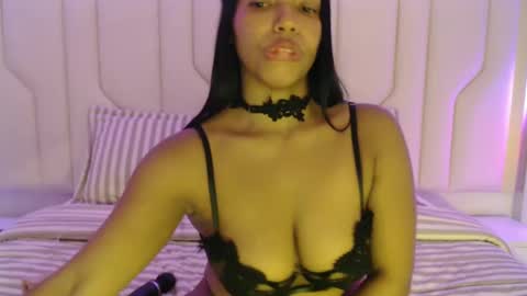 Snapshot of mara_sex chatting on 10.07.25 pao online show from 10.07.25