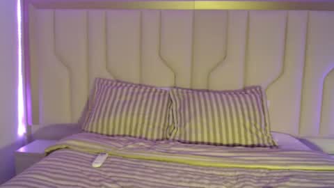 Snapshot of mara_sex chatting on 10.14.25 pao online show from 10.14.25