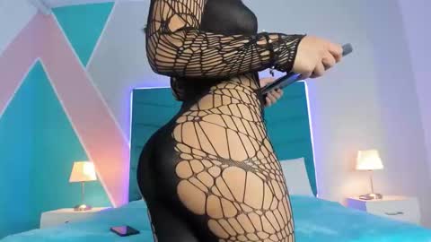 mara_winters_ online show from 10.22.25