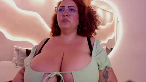 Snapshot of maraasweet chatting on 06.26.26 Mrs. Sweet online show from 06.26.26