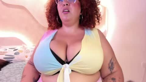 Snapshot of maraasweet chatting on 07.16.26 Mrs. Sweet online show from 07.16.26