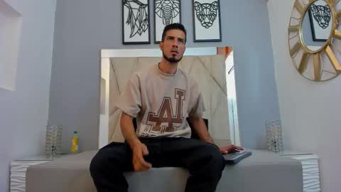 Snapshot of marc_ruffalo chatting on 01.12.26 Marc Ruffalo online show from 01.12.26