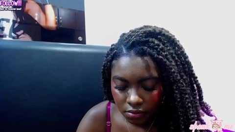 Snapshot of marcelagreyy chatting on 11.04.25 MARCELA online show from 11.04.25