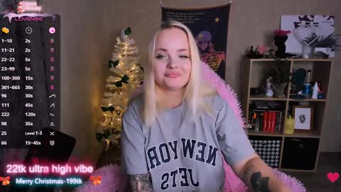 Snapshot of marcelinepeach chatting on 12.27.24 Sara online show from 12.27.24