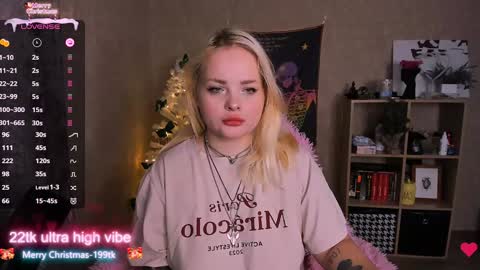 Snapshot of marcelinepeach chatting on 12.30.24 Sara online show from 12.30.24