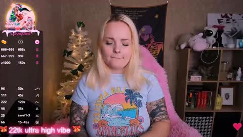Snapshot of marcelinepeach chatting on 01.03.25 Sara online show from 01.03.25