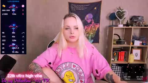 Snapshot of marcelinepeach chatting on 02.14.25 Sara online show from 02.14.25